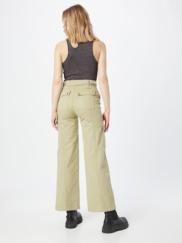 Wide leg Pantaloni cu buzunare de la Warehouse pe verde