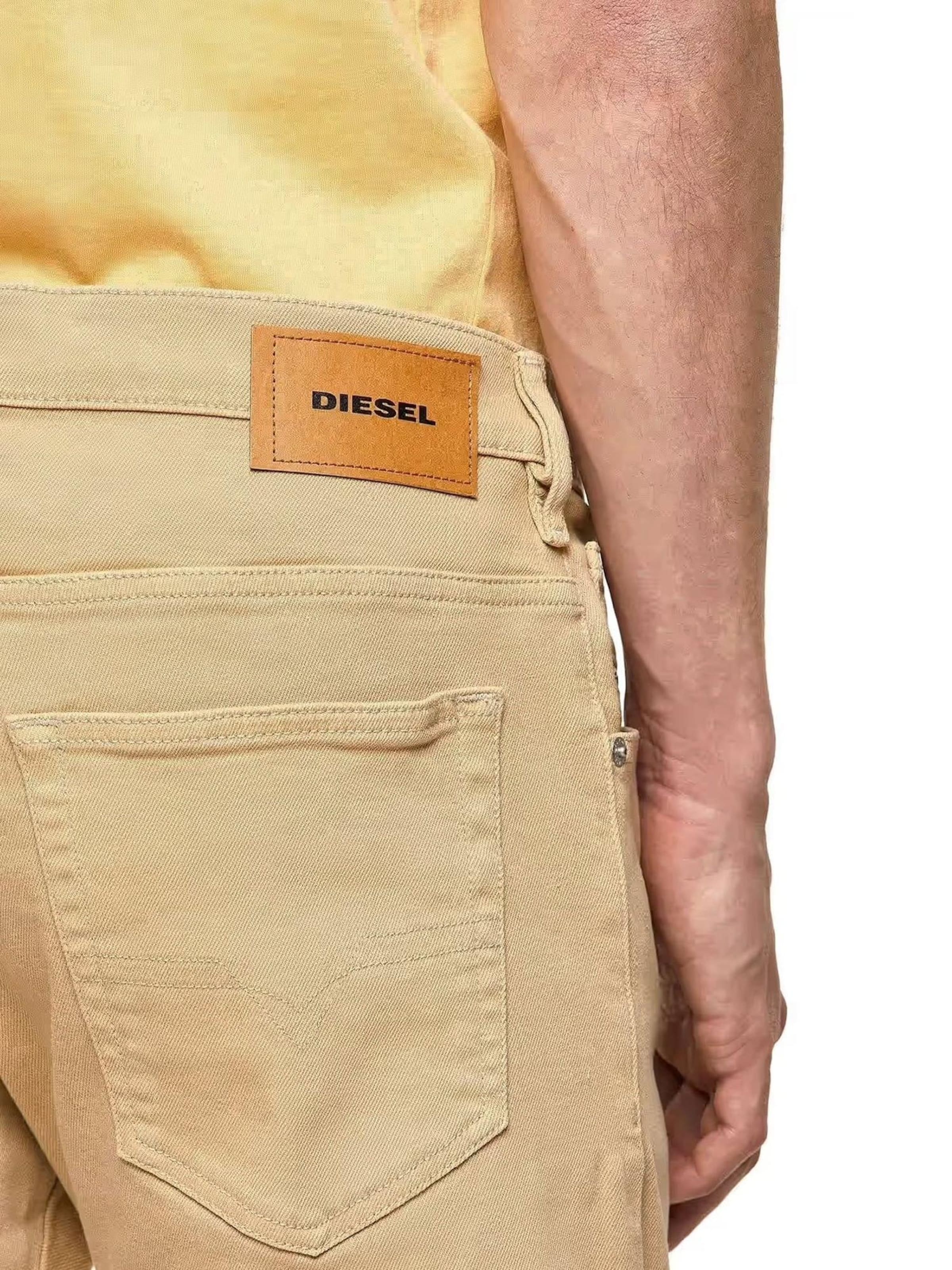 regular Jeans 'D-YENNOX' di DIESEL in beige