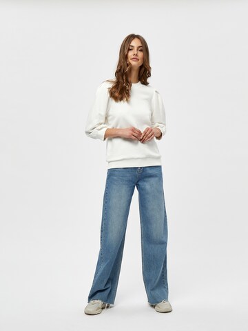 minus Sweatshirt 'Mika' in Wit