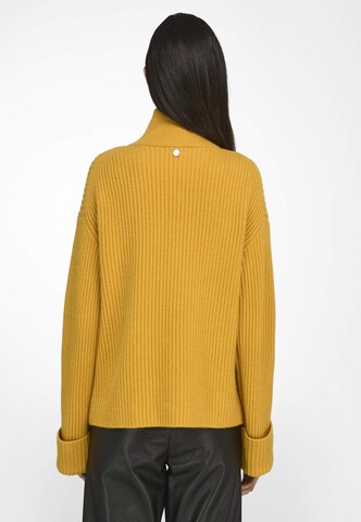 Laura Biagiotti Roma Sweater in Yellow