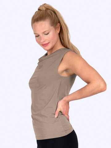 Magadi Sporttop 'Eva'‌‌‌‌ in Beige