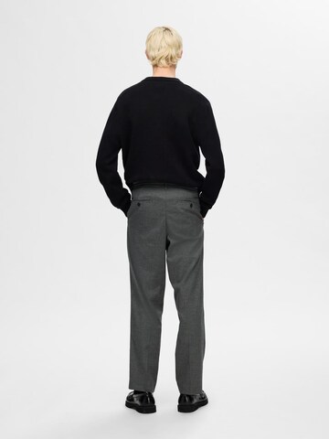 SELECTED Regular Trousers with creases 'SLHLeroy' in Grey