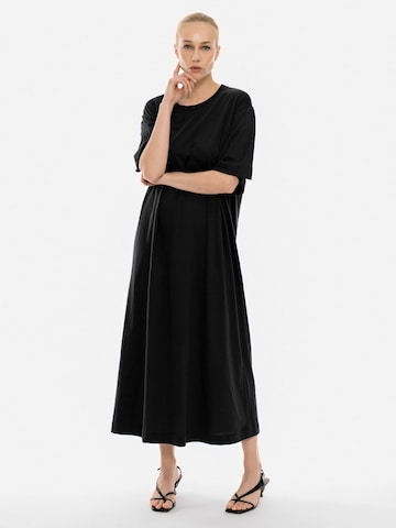 4TAILORS Mekko 'Connect Me' värissä musta: etupuoli