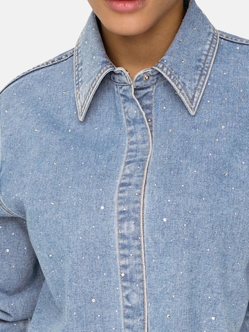 ONLY Shirt 'ONLY ONLMAGGIEMAY L/S RHINEST DNM SHIRT CAMICIA JEANS' in Blauw