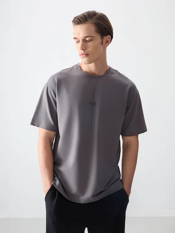 T-Shirt Tommy Life en gris
