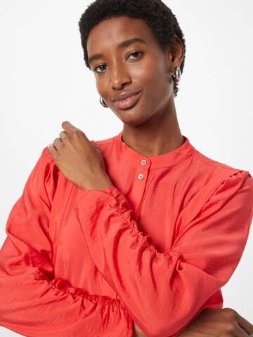 co'couture - Blusa 'Callum' en rojo