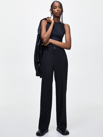 Pull&Bear Regular Pleated Pants in Black