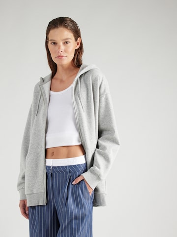 Veste de survêtement Monki en gris : devant