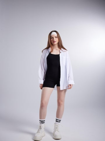 HOLLY LOLLY Blouse in White: front