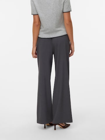 Wide Leg Pantalon 'VMMILLY' VERO MODA en gris