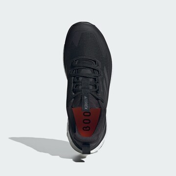 ADIDAS TERREX - Zapatos bajos 'Free Hiker 2.0' en negro
