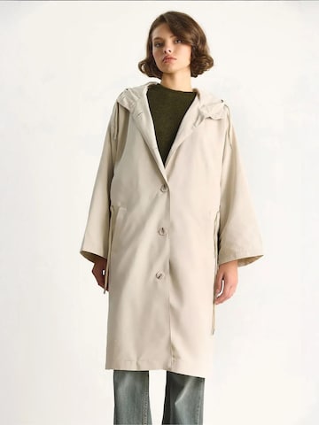 Bianco Lucci - Sobretudo meia-estação em bege: frente