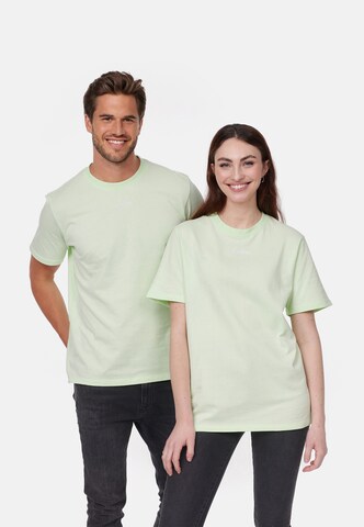 smiler. Shirt in Green: front
