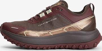 Baskets basses TOMMY HILFIGER en rouge : devant