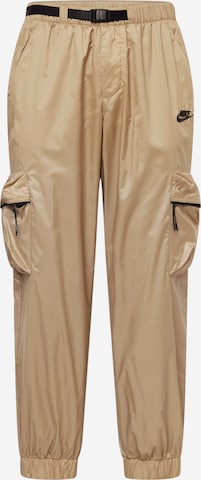 Effilé Pantalon cargo Nike Sportswear en vert : devant