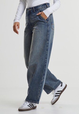 Urban Classics - Ropa ancha Vaquero en azul: frente