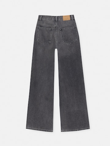 Pull&Bear Wide leg Jeans i grå