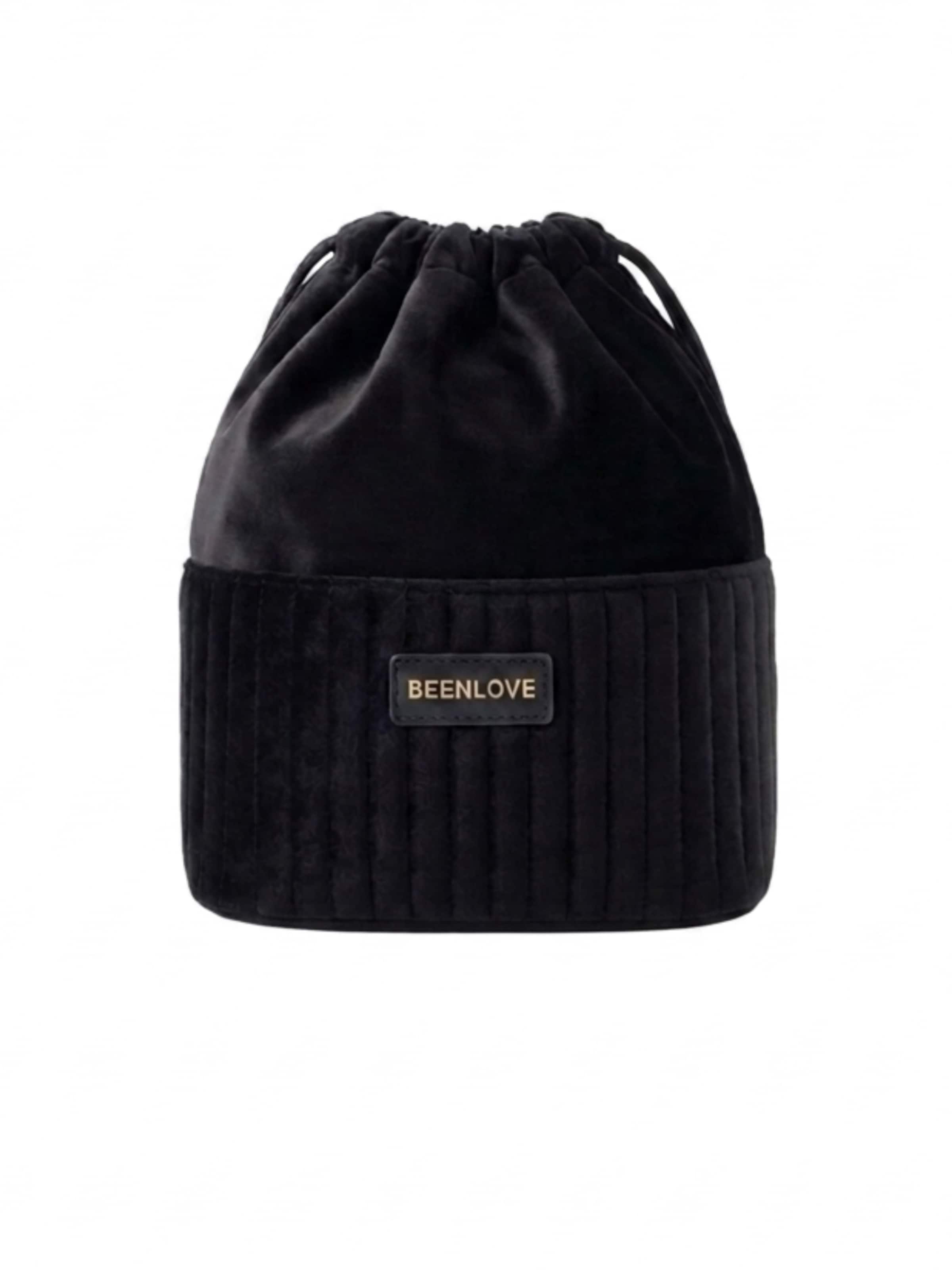 MEVYRA Cosmetic Bag in Black: front