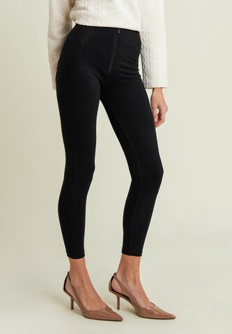 Freddy Skinny Jeggings in Black