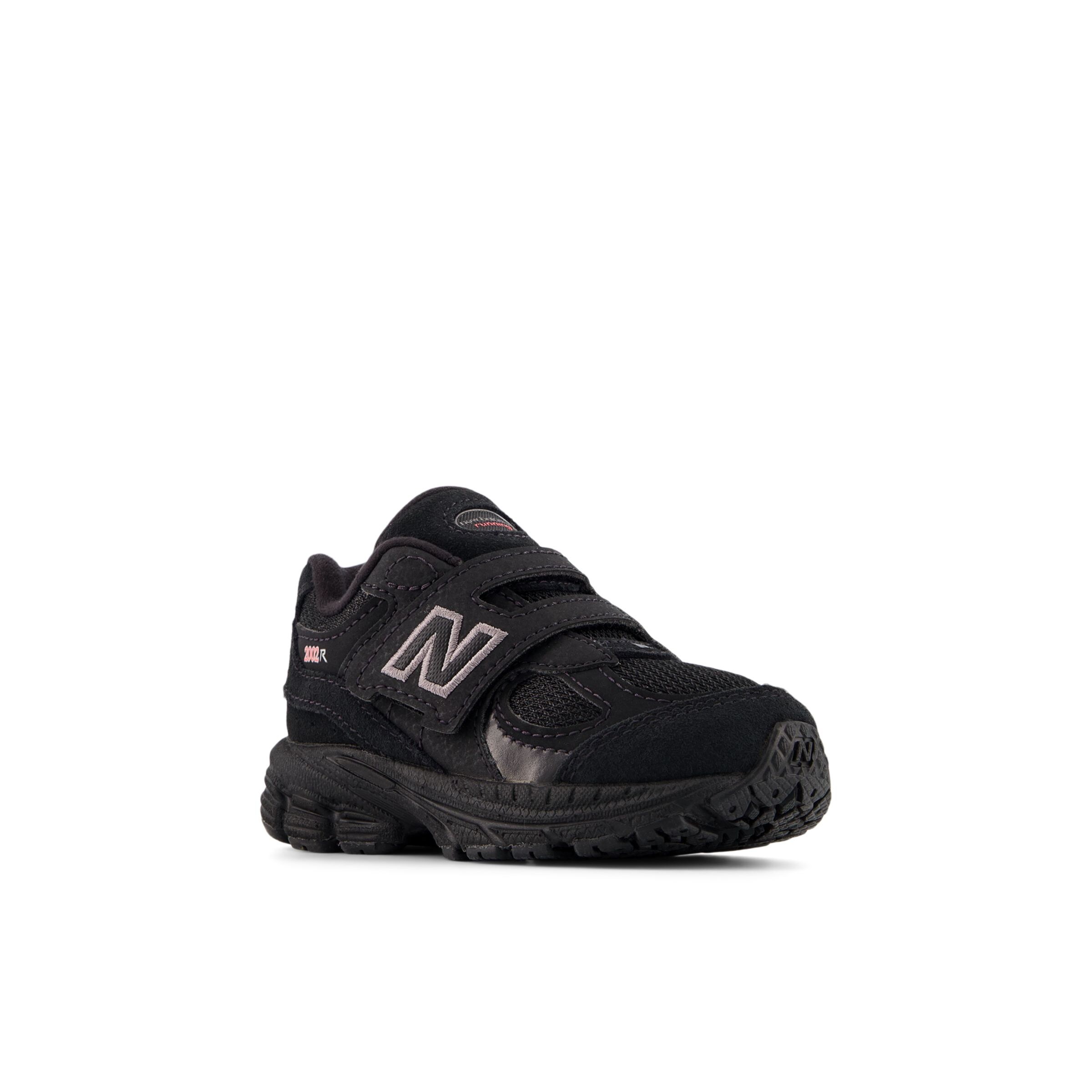 new balance Sneakers in Black
