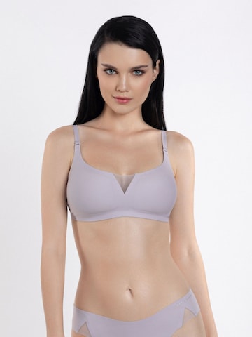 Marc & André T-shirt Bra in Purple: front