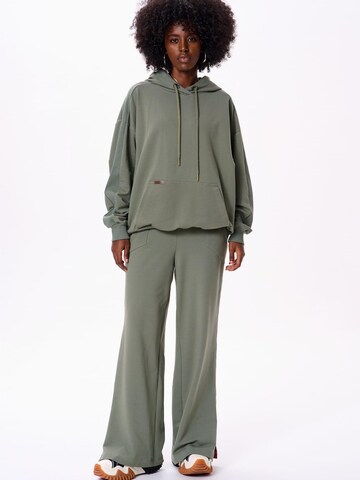 Blue Shadow Wide leg Pants in Green: front
