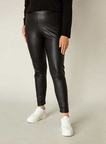 BASE LEVEL CURVY Slimfit Leggings 'Alene' in Schwarz: predná strana