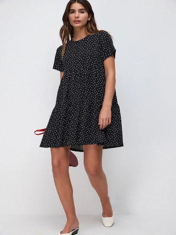 No Matter What Kleid in Schwarz: Vorderseite