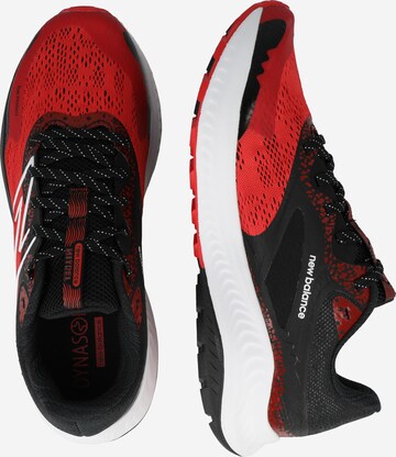 Chaussure de course new balance en rouge