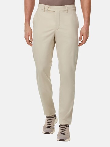 Boggi Milano Slim fit Chino trousers in Beige: front