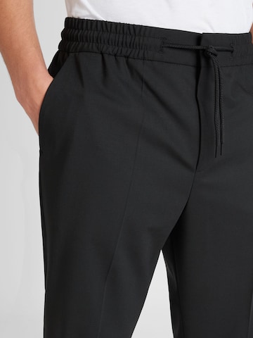 HUGO Red - Slimfit Pantalón plisado 'Howard231X' en negro