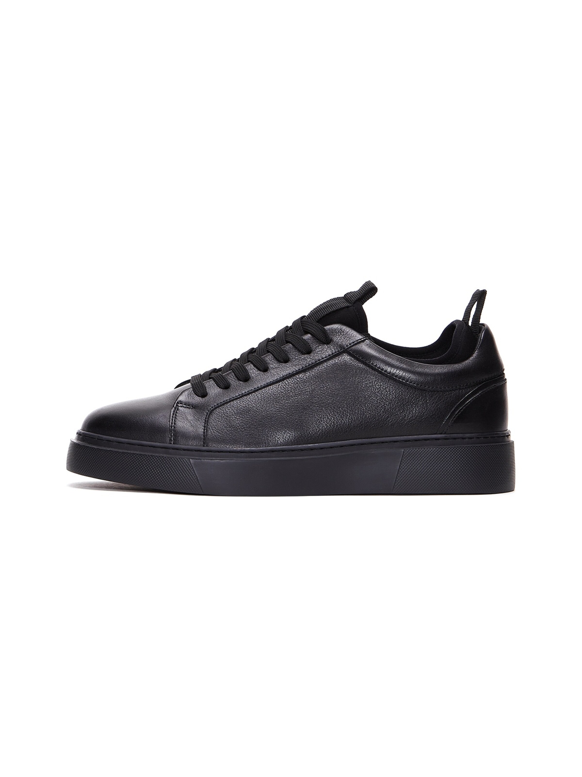 Derimod - Zapatillas deportivas bajas en negro: frente