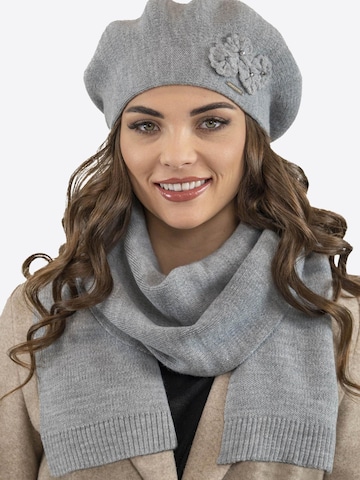 Vivisence Beanie in Grey: front