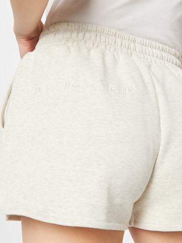 Designers Remix Regular Shorts in Grau