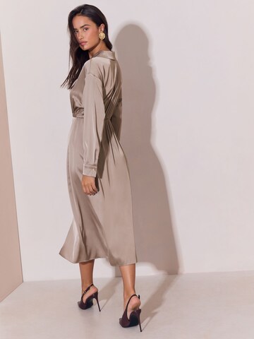 Lipsy Jurk in Beige