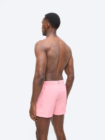 BOSS Badeshorts 'Mooneye' in Pink