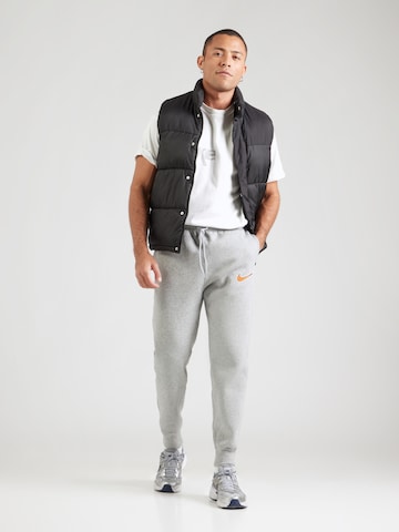 Nike Sportswear Tapered Παντελόνι 'CLUB' σε γκρι