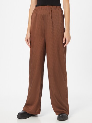 In The Style Wide leg Broek in Bruin: voorkant