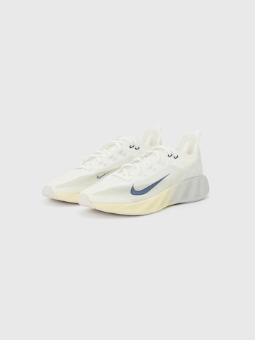 Baskets basses 'Ava X' Nike Sportswear en blanc
