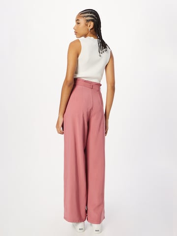 Wide leg Pantaloni con pieghe 'Loreen' di ABOUT YOU in rosa