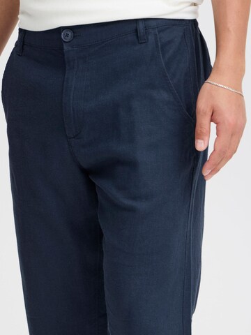 BLEND Regular Chinohose in Blau