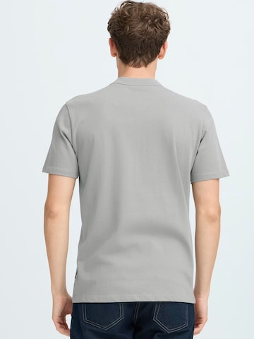 Casual Friday Bluser & t-shirts i grå