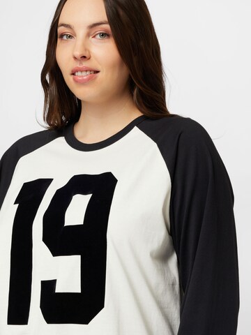 Levi's® Plus Shirt 'Graphic Way Back Tee' in Black
