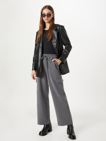 SISTERS POINT Wide leg Cargo trousers 'VEGNA' in Grey