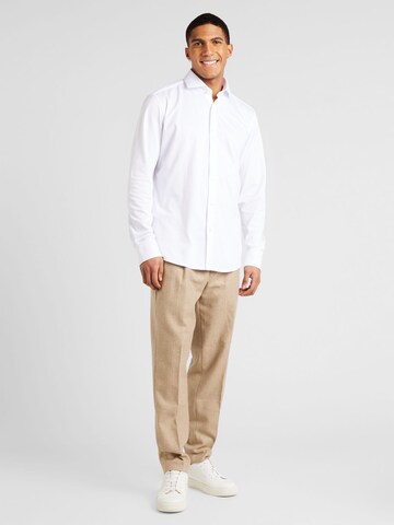 Coupe regular Chemise 'Joe' BOSS en blanc