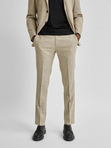 Coupe slim Pantalon à plis 'Oasis' SELECTED HOMME en beige : devant