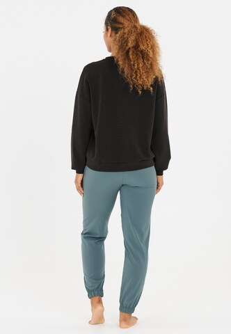 Athlecia Sportsweatshirt 'Jillnana' in Schwarz