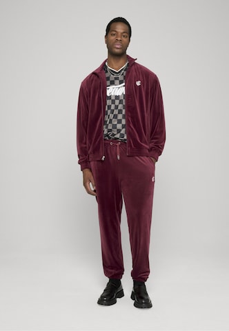 ROCAWEAR Zwężany krój Spodnie 'Austin' w kolorze czerwony