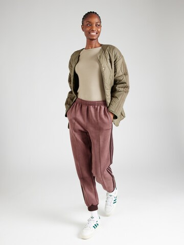 Effilé Pantalon ADIDAS ORIGINALS en marron