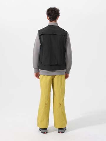 Youthup Sports Vest in Black